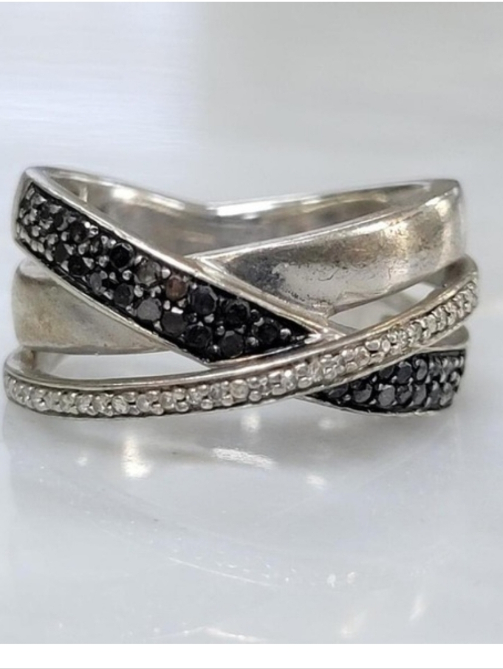 Vintage Black & White Diamonds 925 Silver twist / intertwined Ring Sz 7.75 EUC